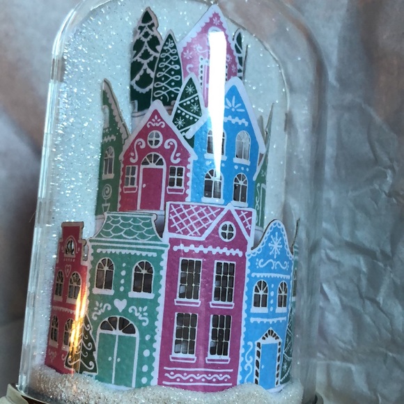 Bath & Body Works Holiday Village Cloche Nightlight Wallflowers Fragrance Plug. - Picture 10 of 11